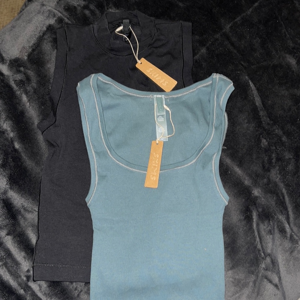 Bundle of 2 SKIMS tanks.